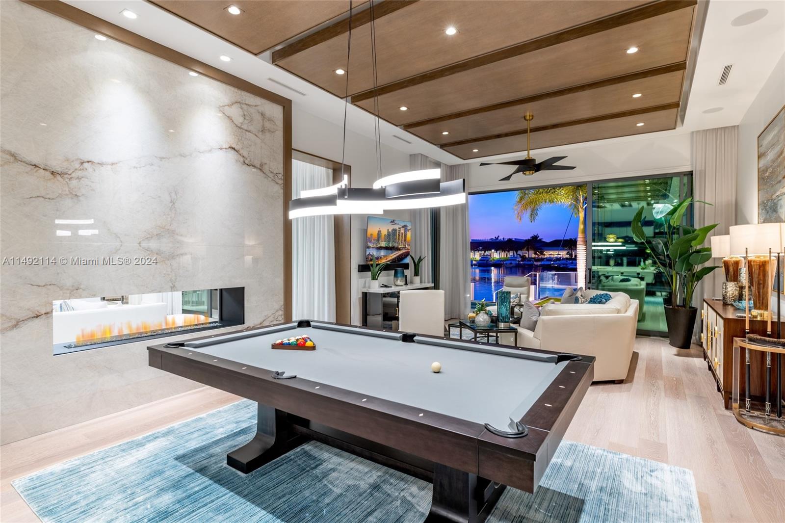 ROYAL PALM YACHT & COUNTRY - Residential