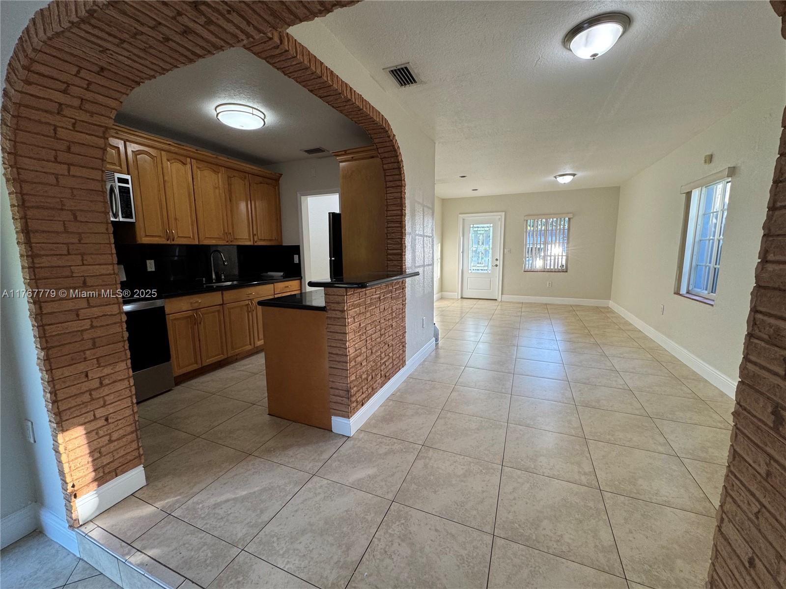 CENTRAL MIAMI PART 6 - Residential Lease