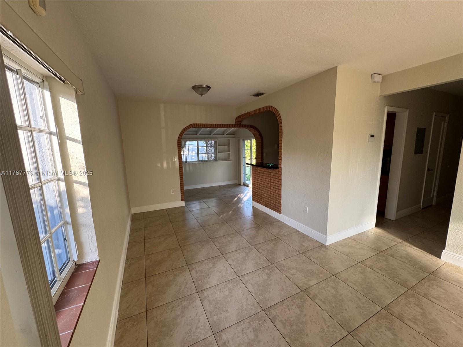CENTRAL MIAMI PART 6 - Residential Lease