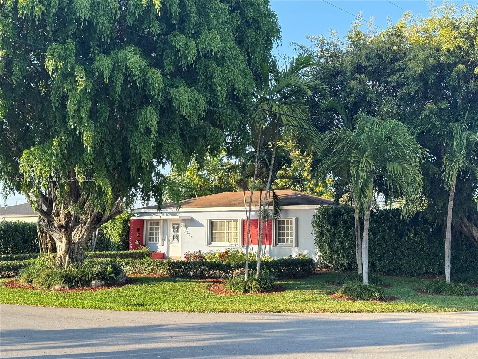 Discover this charming 3-bedroom 2-bathroom home in the heart of Coral Terrace, offering privacy, convenience for $3,500/month!
? Prime Location – Nestled in a Waterway neighborhood, surrounded by parks and centrally located with easy access to Coral Way, Bird Road, and FL-826
? Fully Fenced & Private – Corner lot with 6ft tall, lush landscaping for complete privacy
? Landscaping Services Included in Rent – Enjoy a beautifully maintained yard at no extra cost
? Lush Backyard – Featuring mango and avocado trees for a touch of tropical living
? Effortless Commuting – Minutes from Nicklaus Children's Hospital, University of Miami, Florida International University, and the Metrorail Station
Live in a serene, centrally located neighborhood while enjoying the best of Miami!