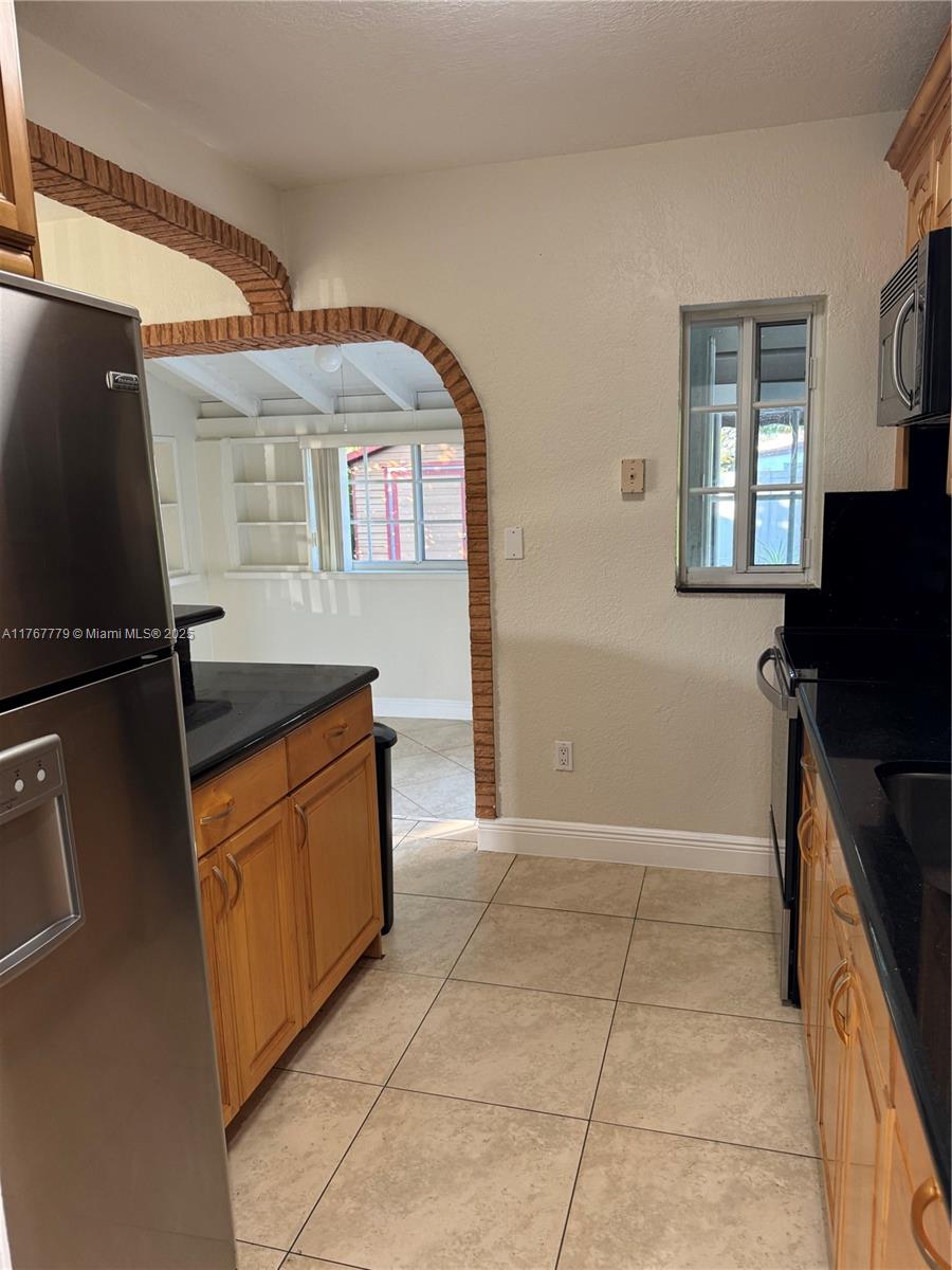 CENTRAL MIAMI PART 6 - Residential Lease