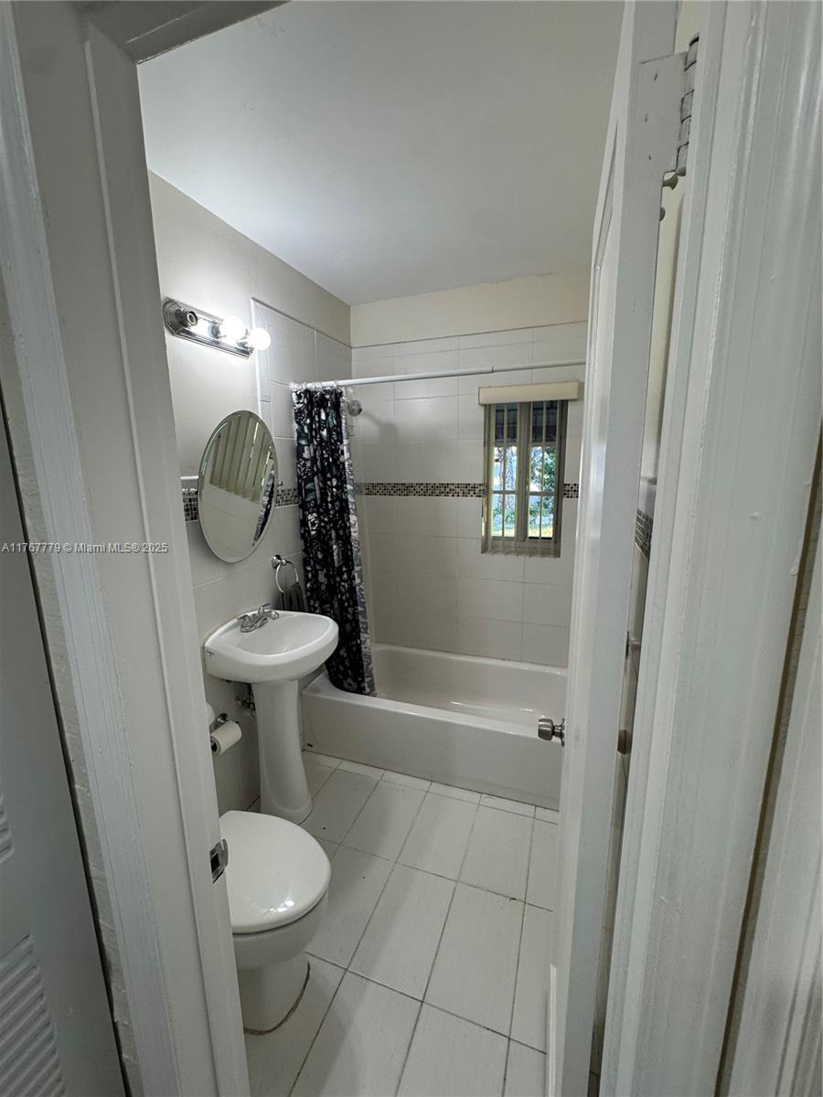 CENTRAL MIAMI PART 6 - Residential Lease