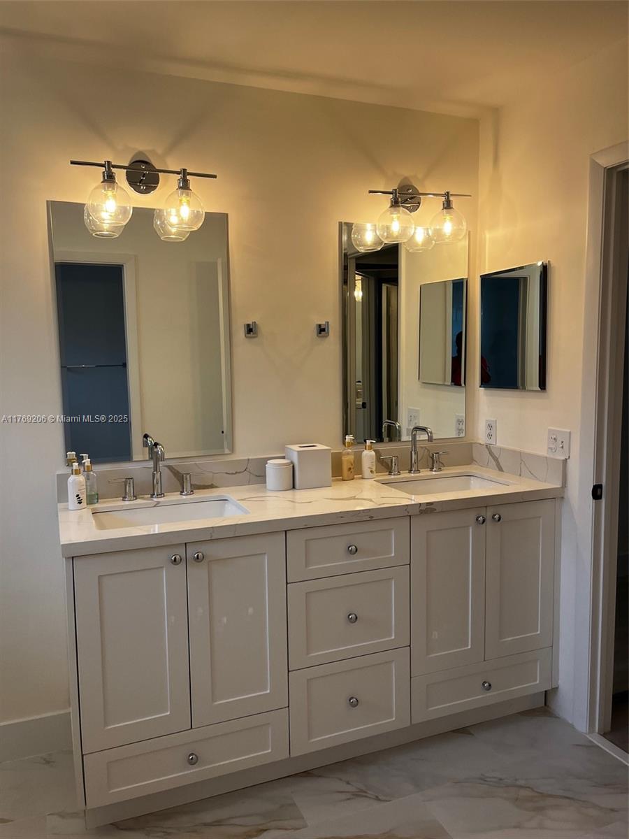 TOWNHOMES OF DORAL PLACE - Residential Lease