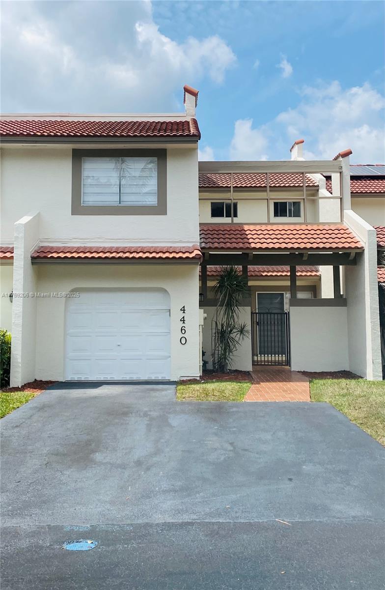 TOWNHOMES OF DORAL PLACE - Residential Lease