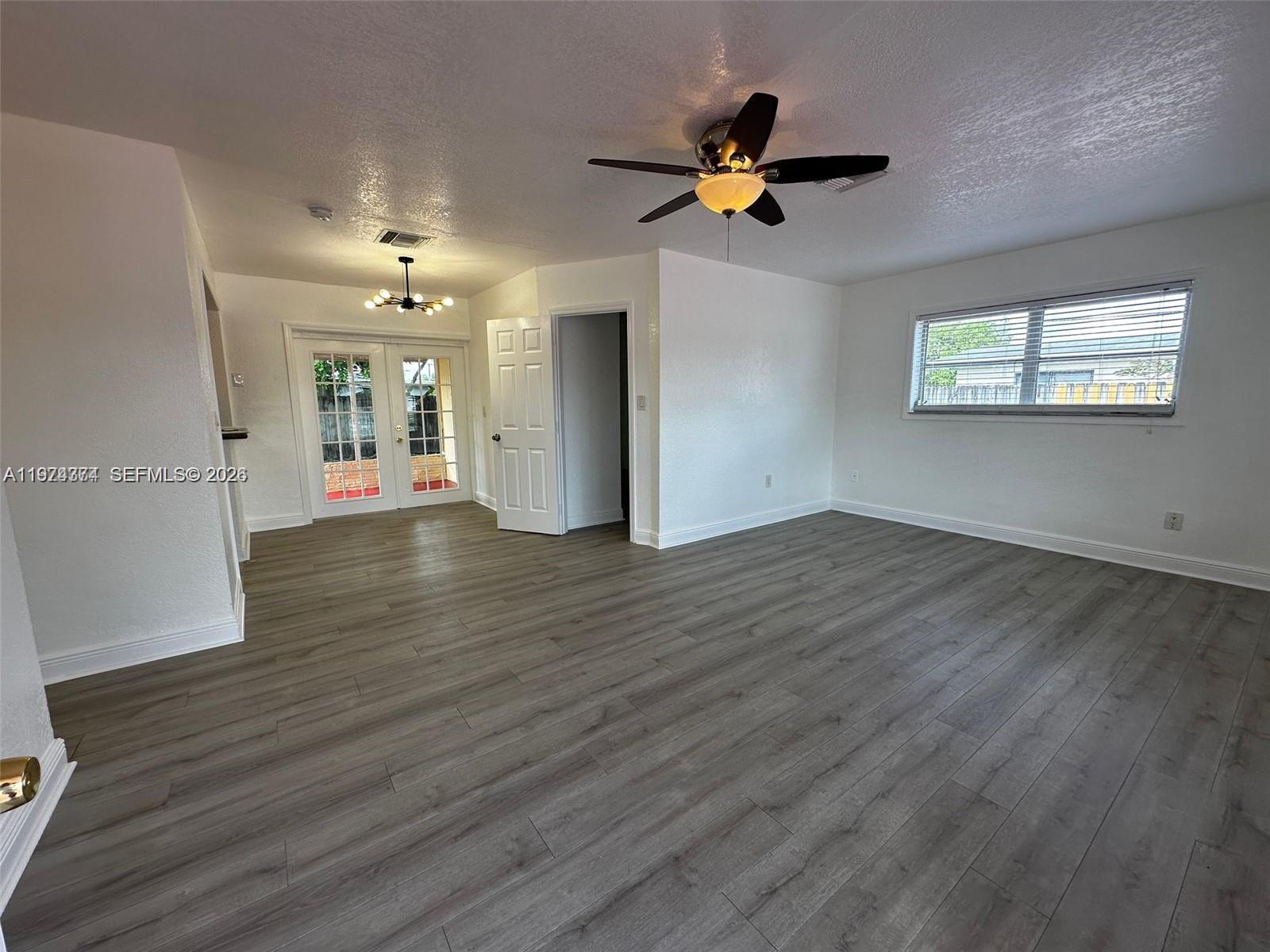 SO MIAMI HEIGHTS MANOR - Residential Lease