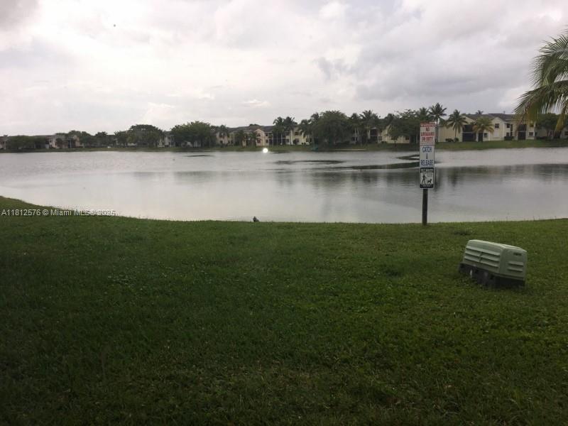 LAKESHORE CONDO #9 - Residential