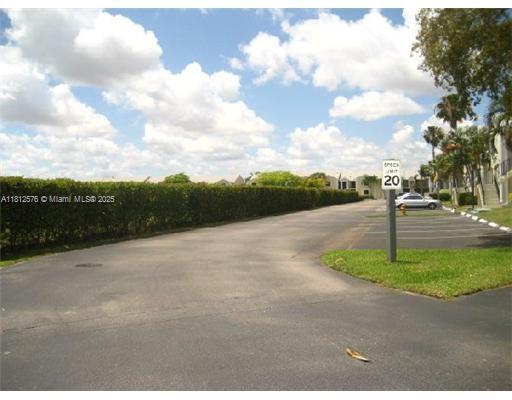 LAKESHORE CONDO #9 - Residential