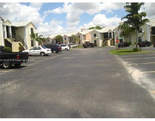 LAKESHORE CONDO #9 - Residential
