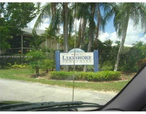 LAKESHORE CONDO #9 - Residential