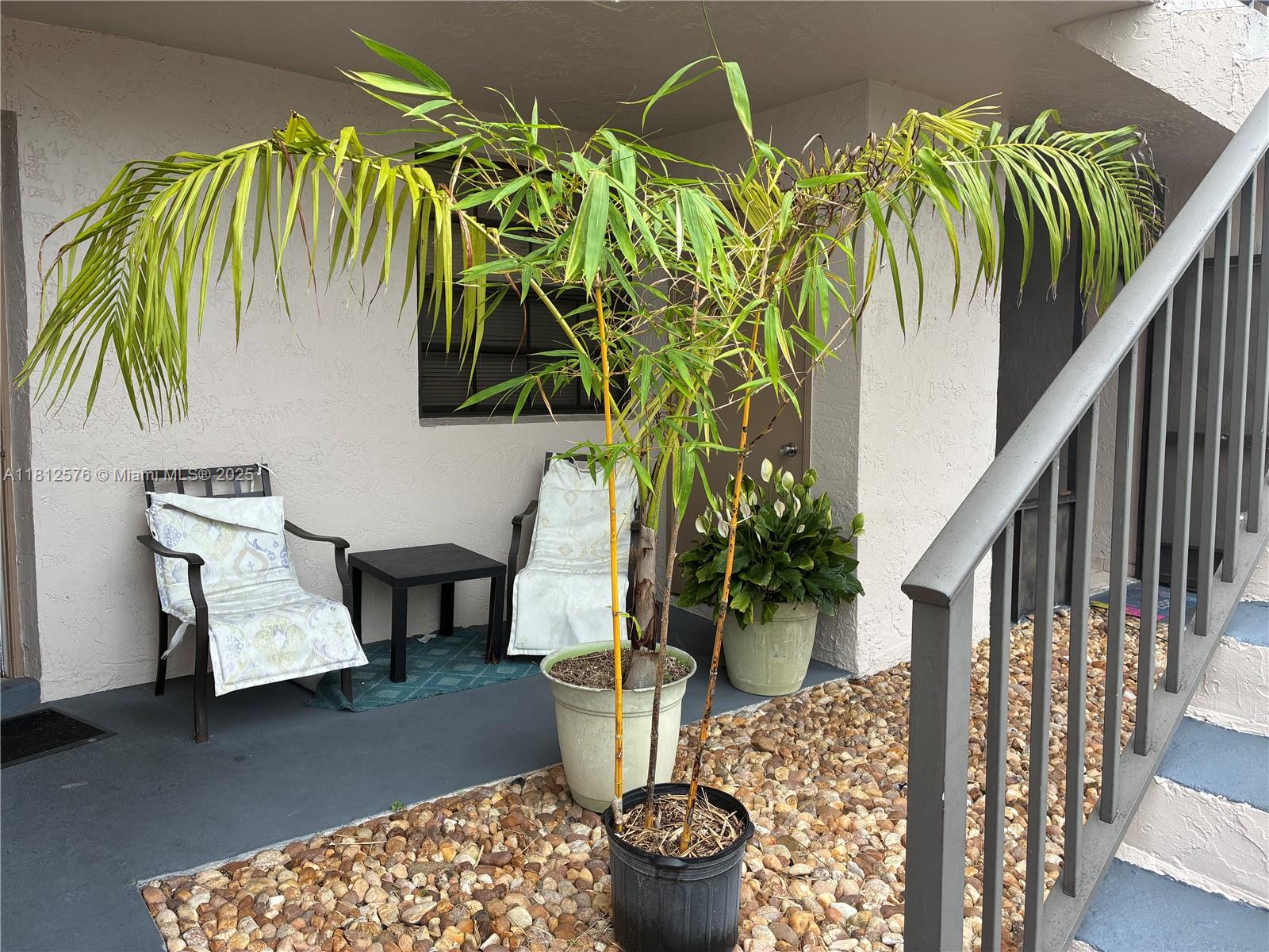 LAKESHORE CONDO #9 - Residential