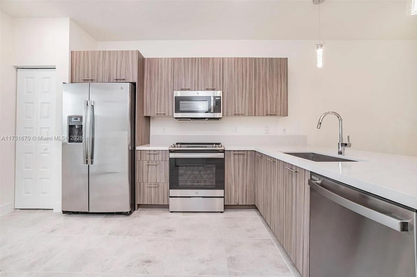 LANDMARK AT DORAL CONDO N - Residential Lease