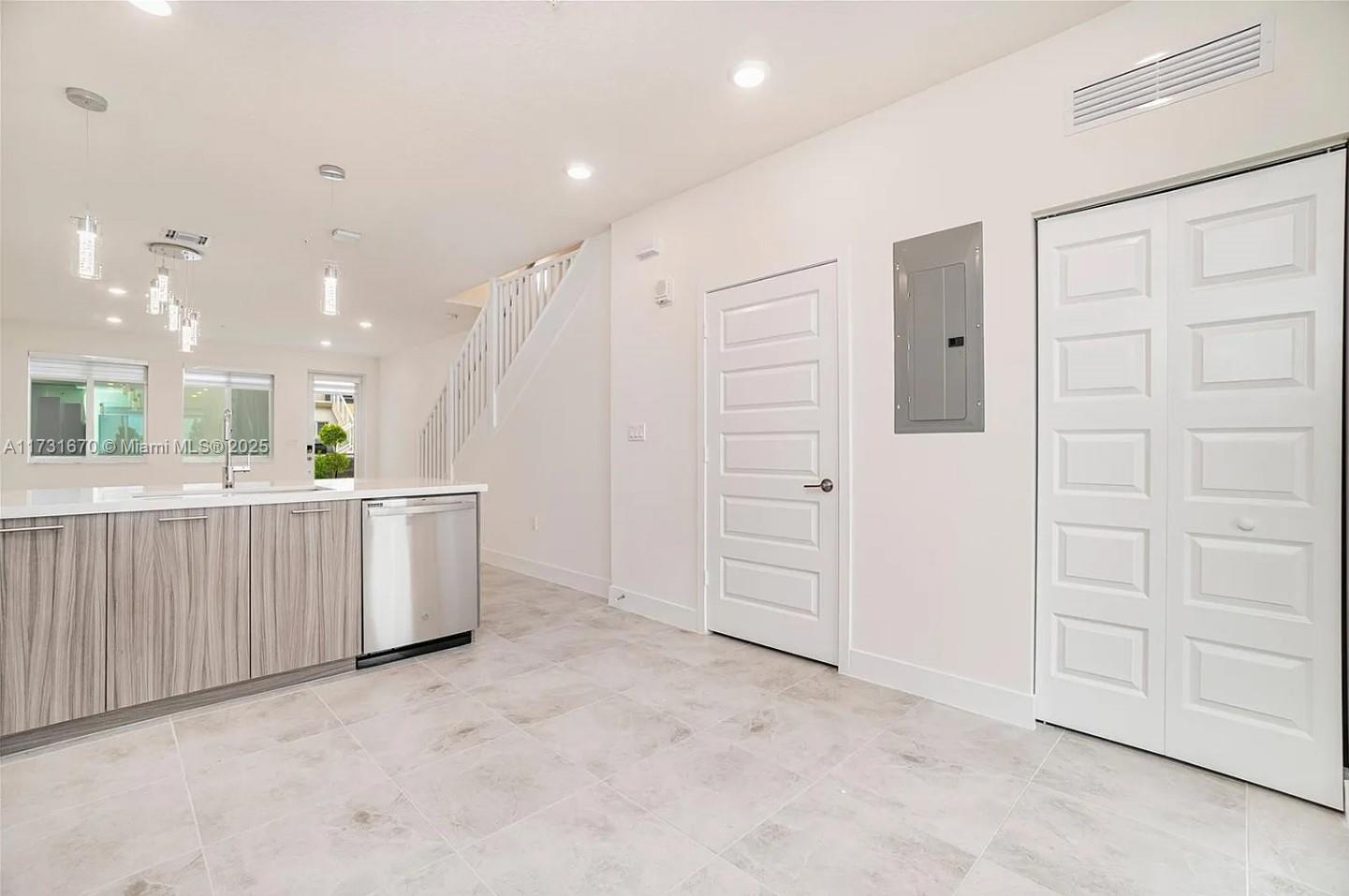 LANDMARK AT DORAL CONDO N - Residential Lease