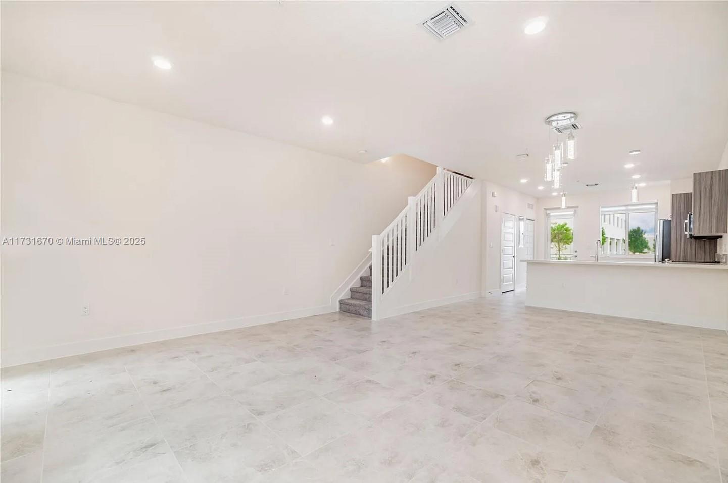 LANDMARK AT DORAL CONDO N - Residential Lease