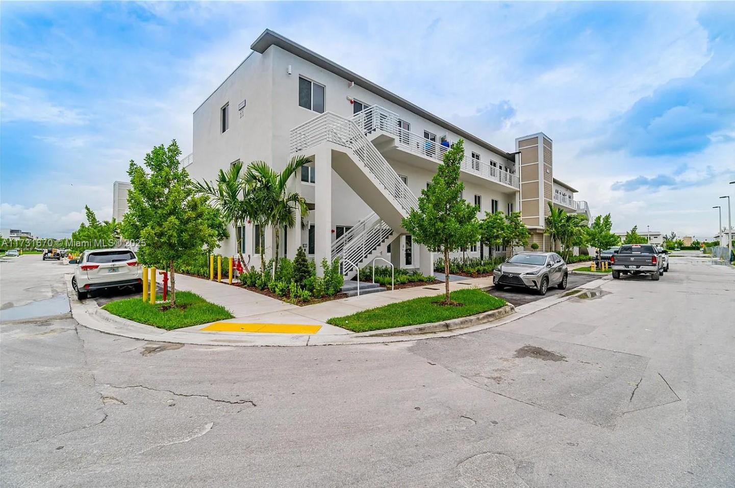 LANDMARK AT DORAL CONDO N - Residential Lease