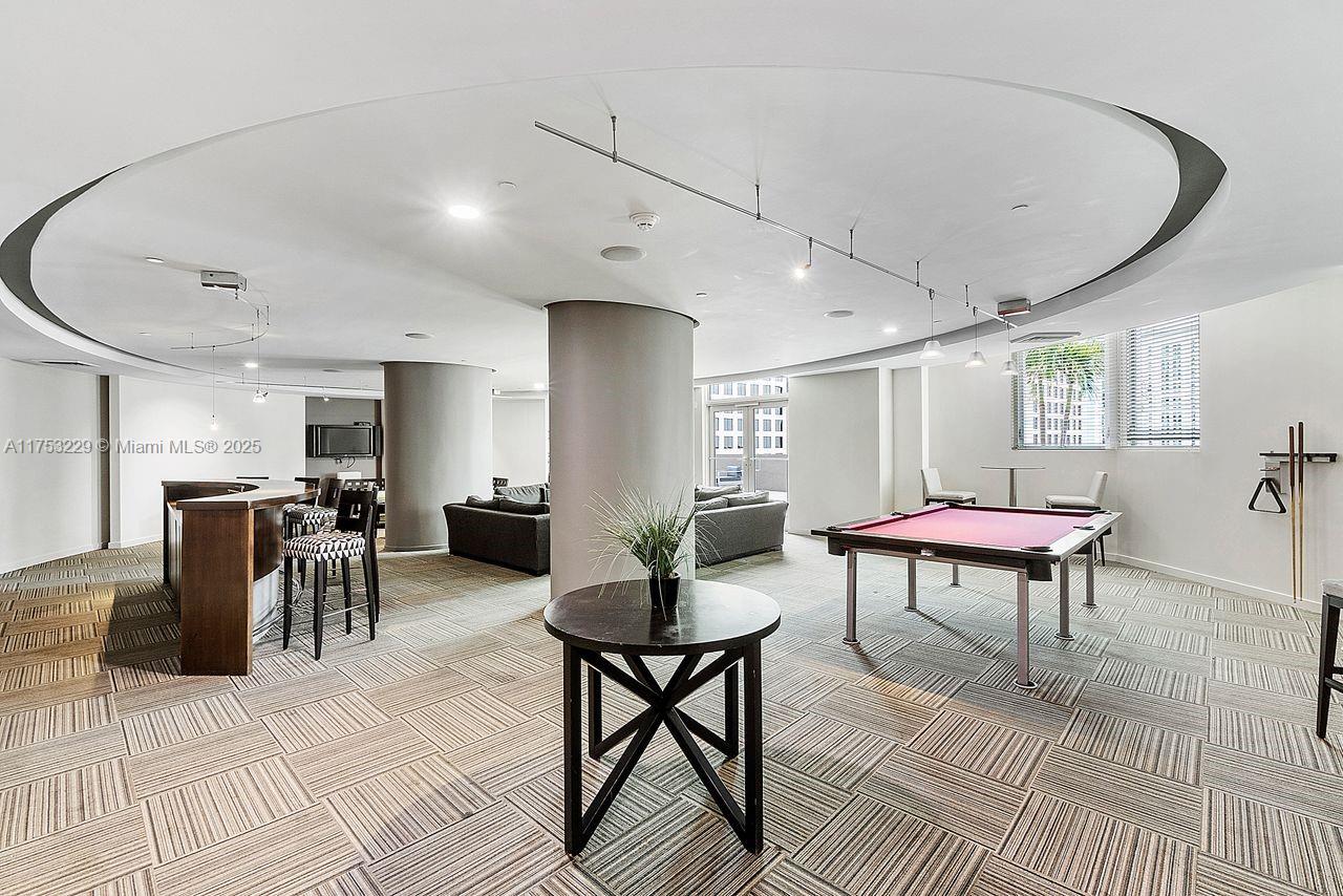 METROPOLIS II AT DADELAND - Residential