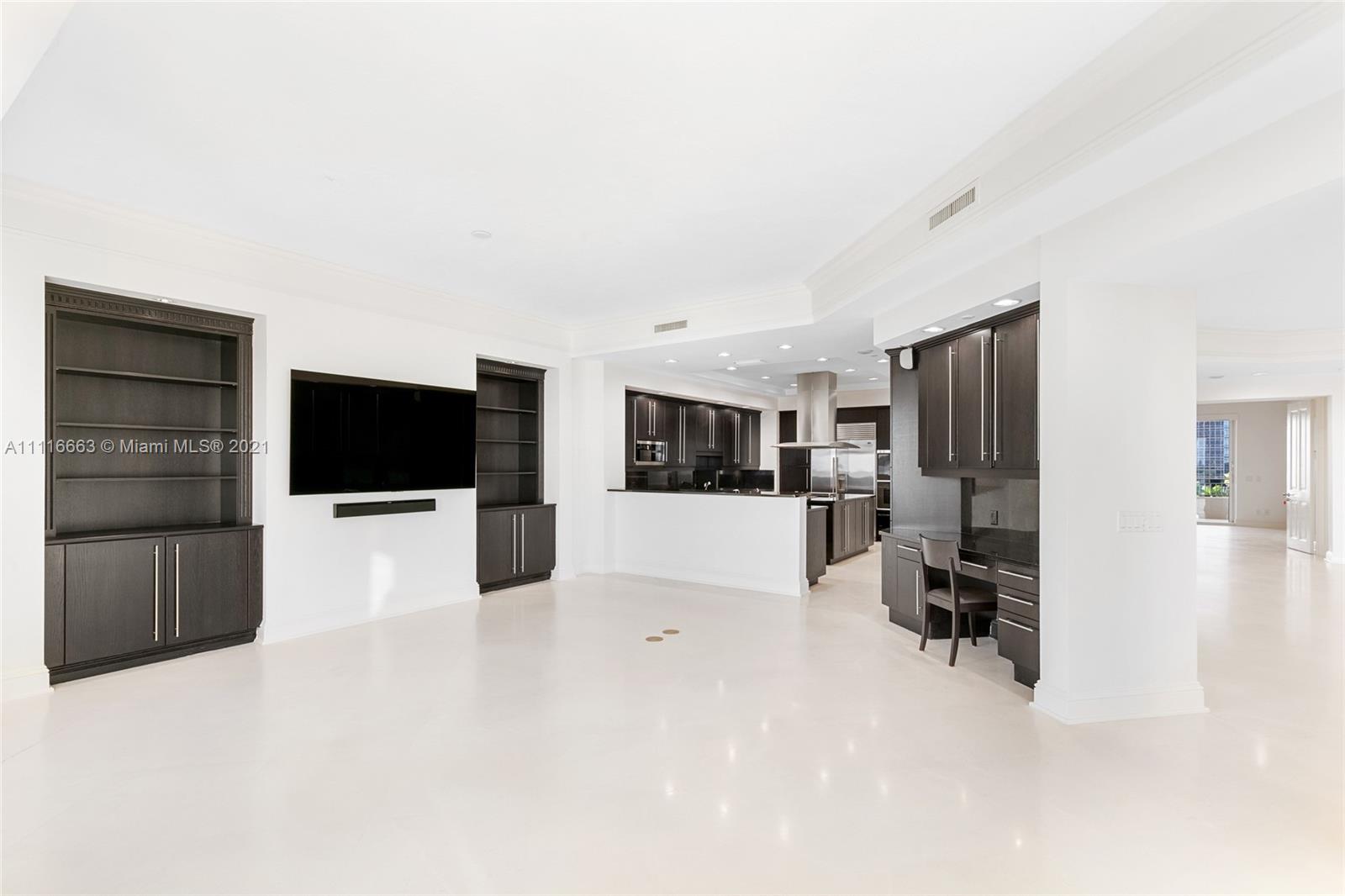 ONE WATERMARK PLACE OF TH - Residential