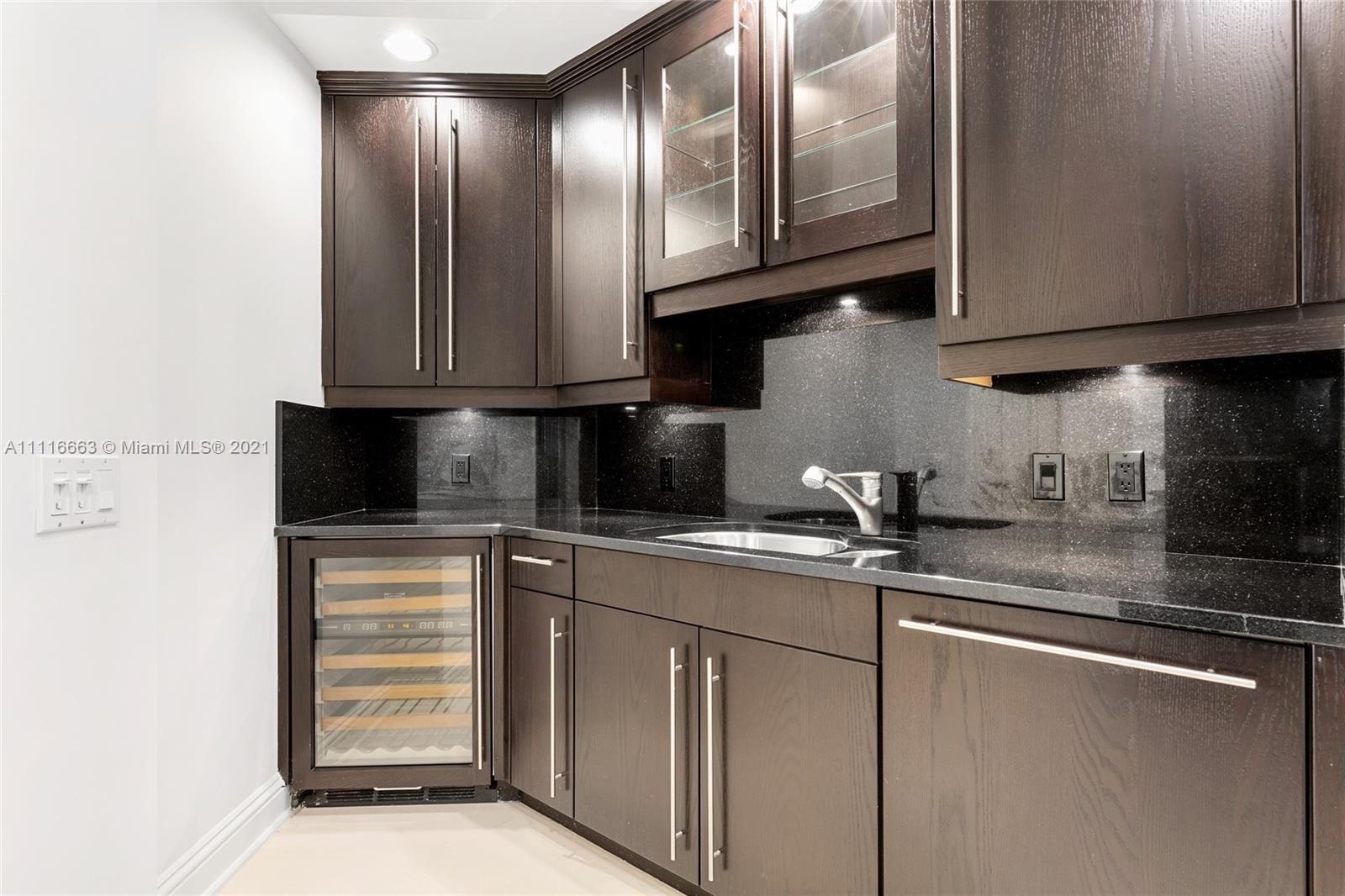 ONE WATERMARK PLACE OF TH - Residential