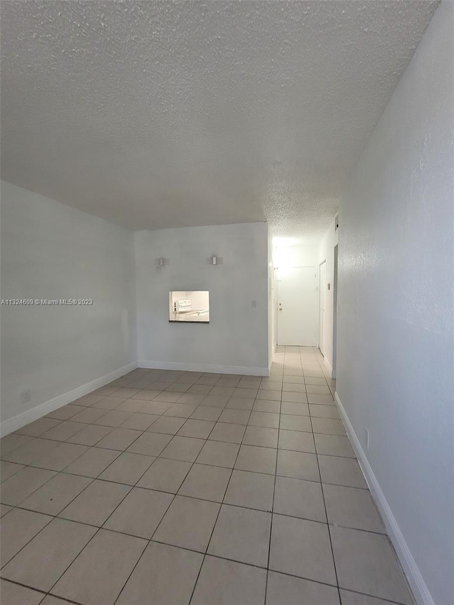 YOLANDA VILLAS CONDO - Residential