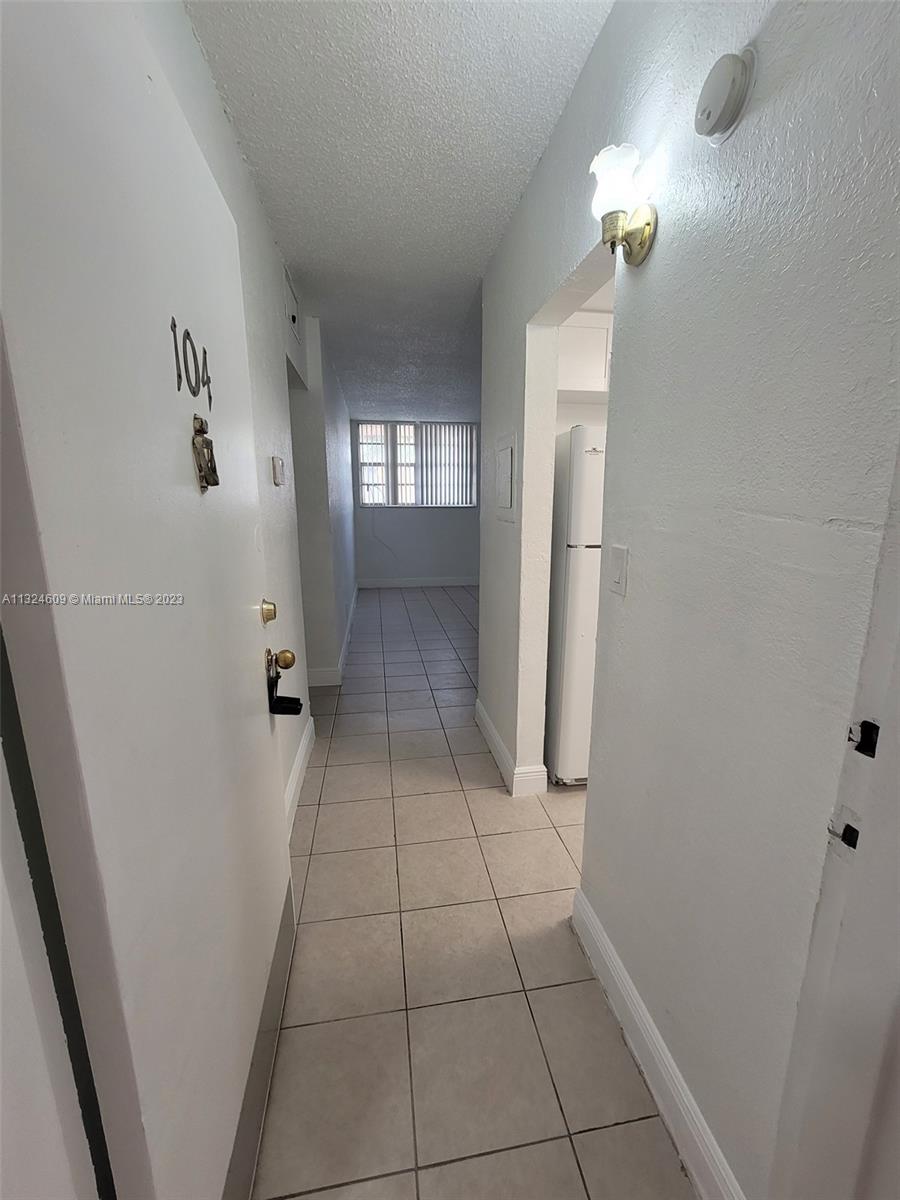 Excellent location 1 bedroom 1 bathroom apartment, unit on first floor.