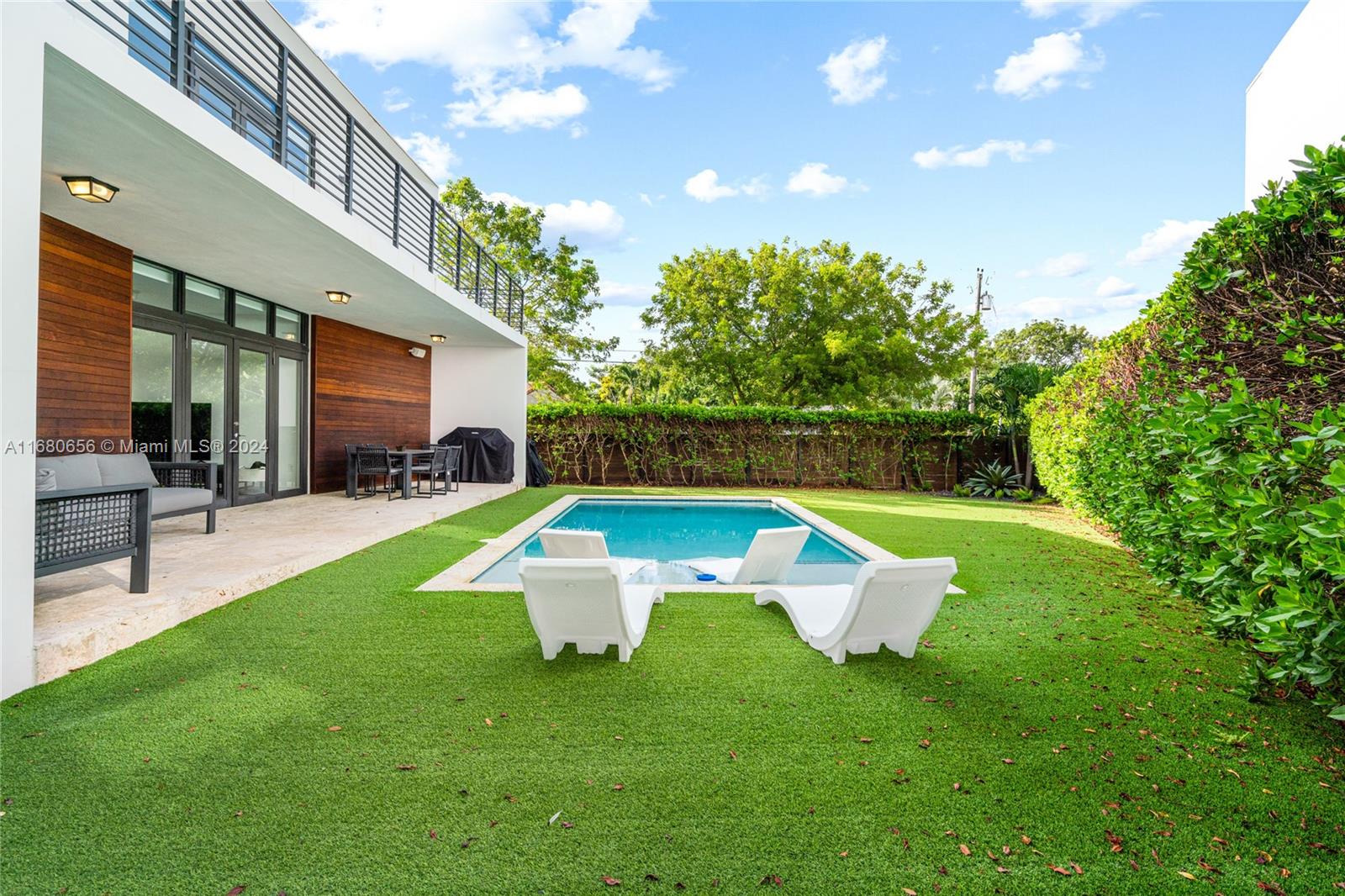 Casa Bianca - Residential Lease
