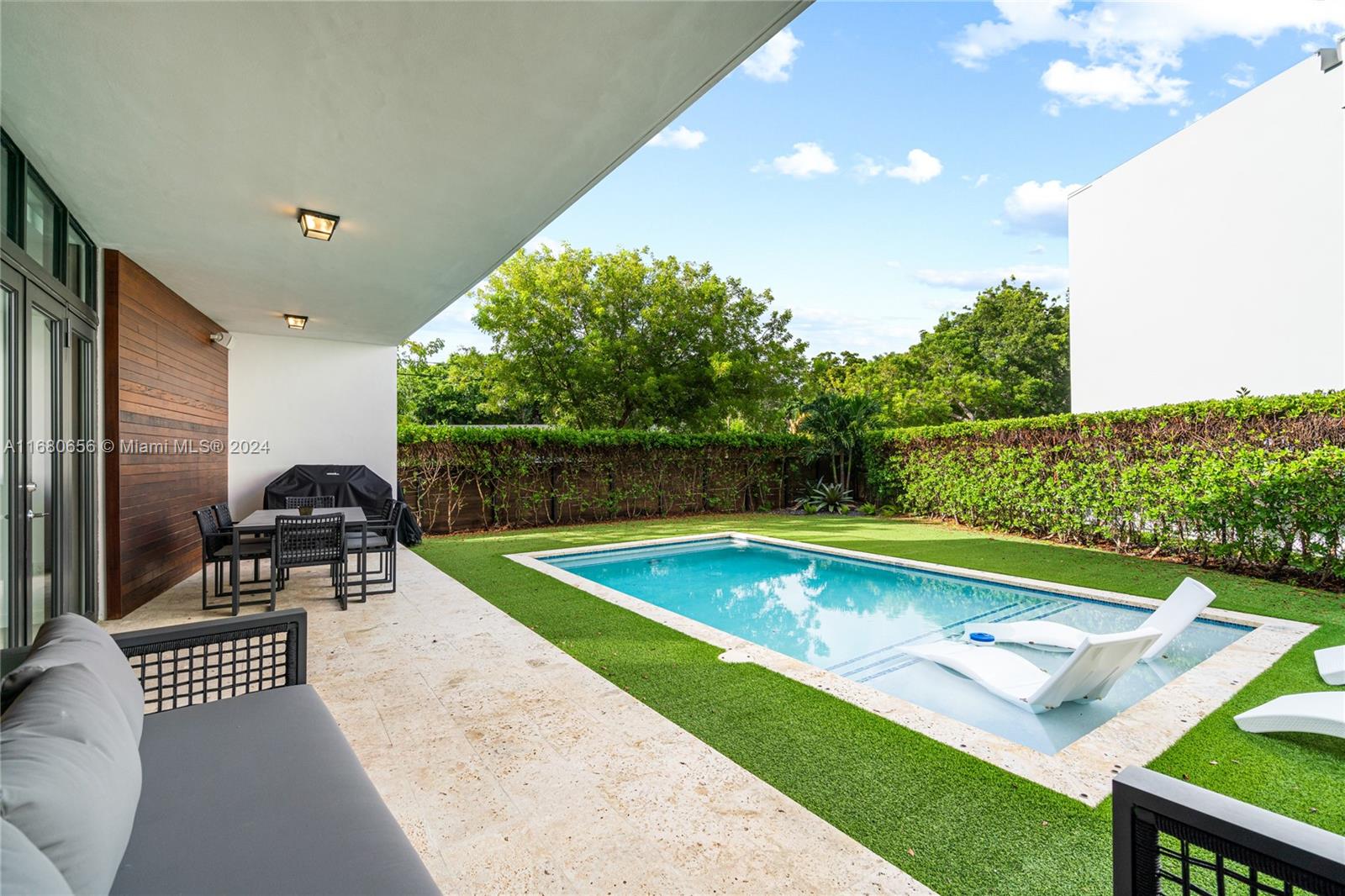 Casa Bianca - Residential Lease