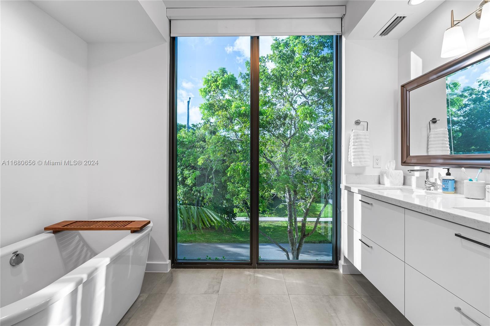 Casa Bianca - Residential Lease