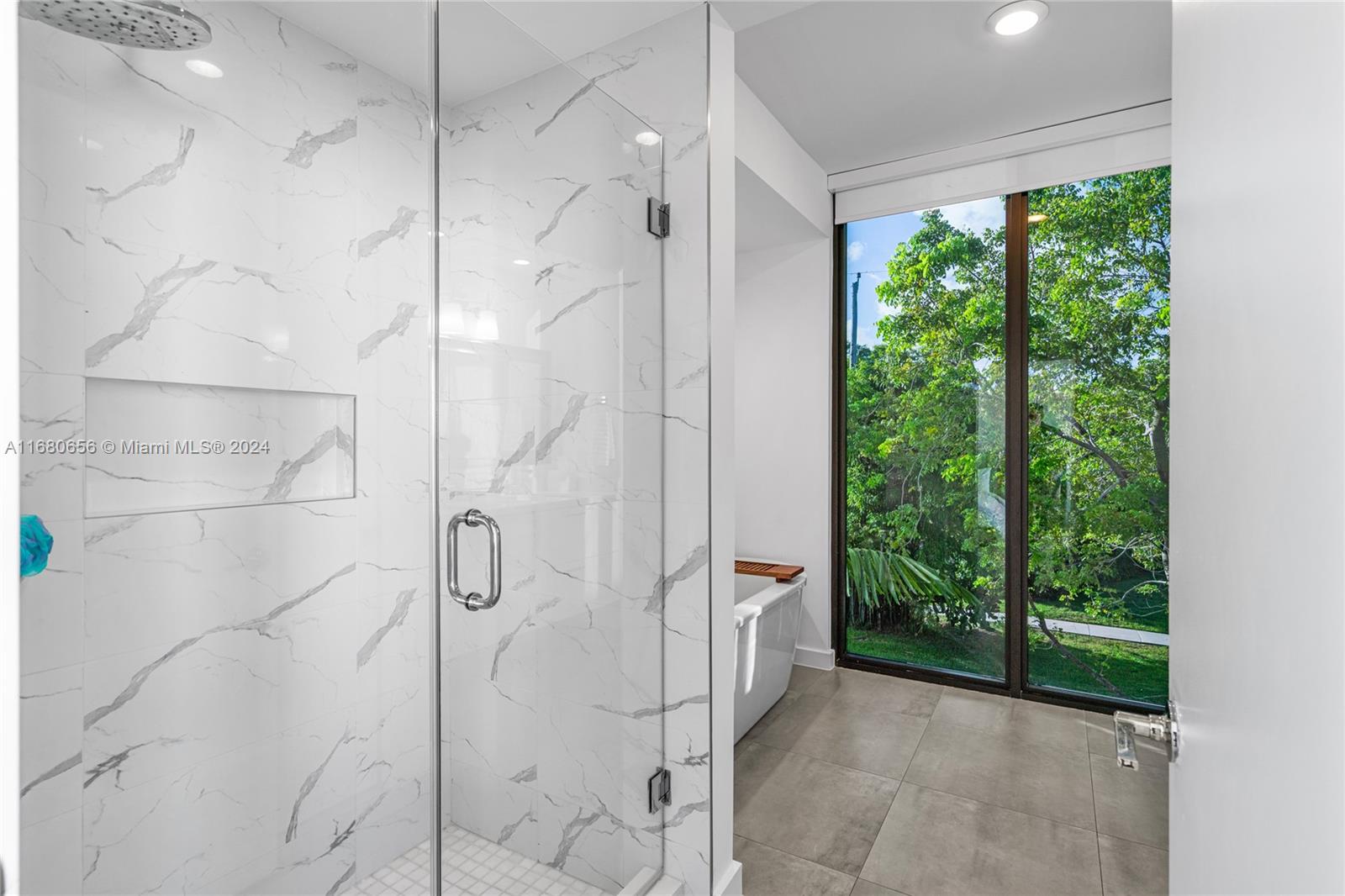 Casa Bianca - Residential Lease