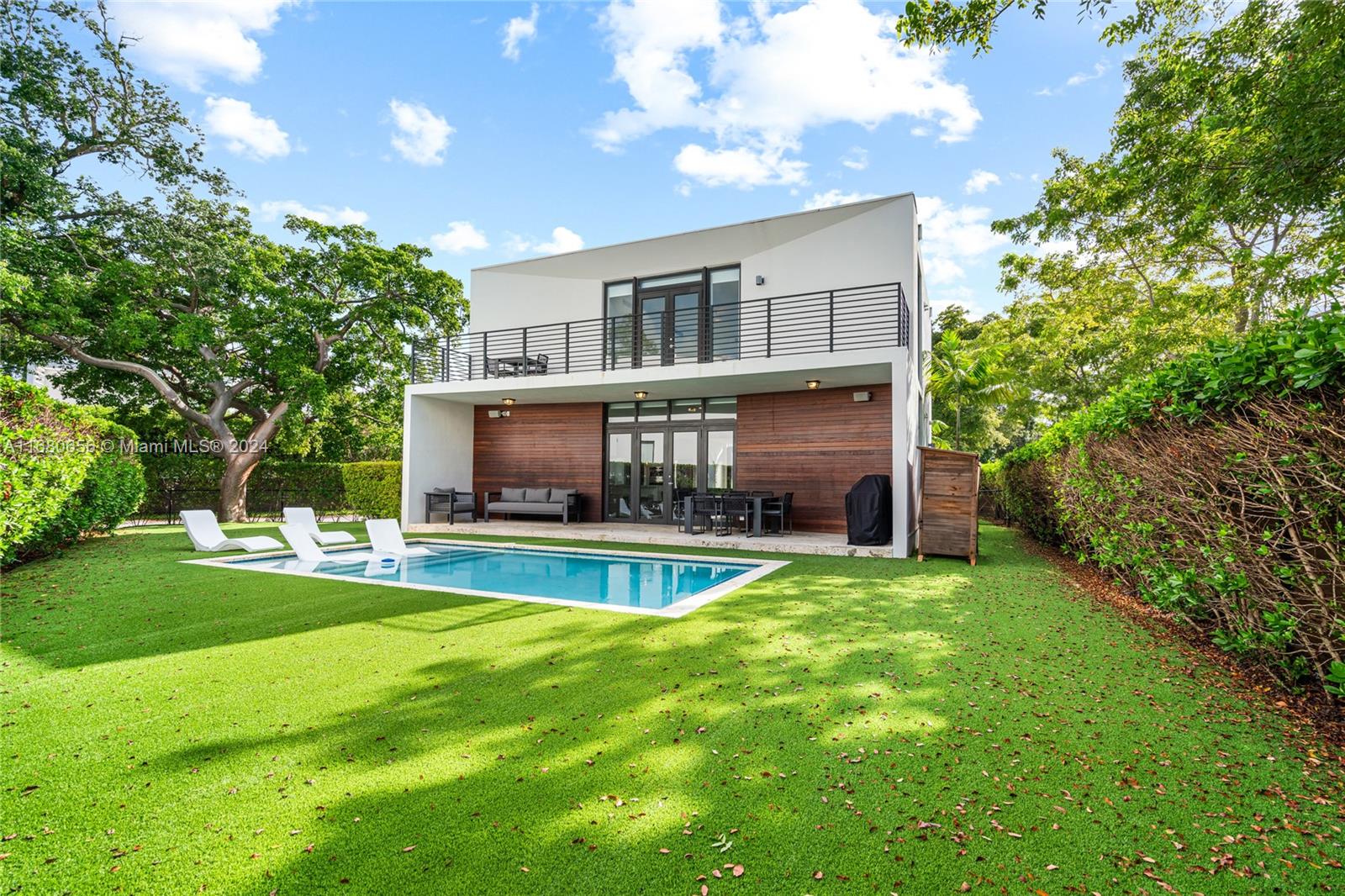Casa Bianca - Residential Lease