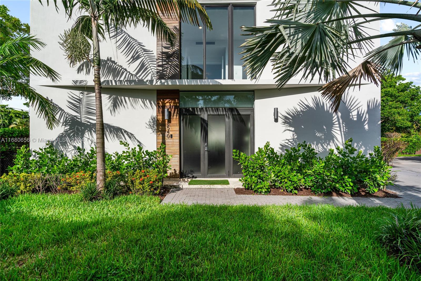 Casa Bianca - Residential Lease