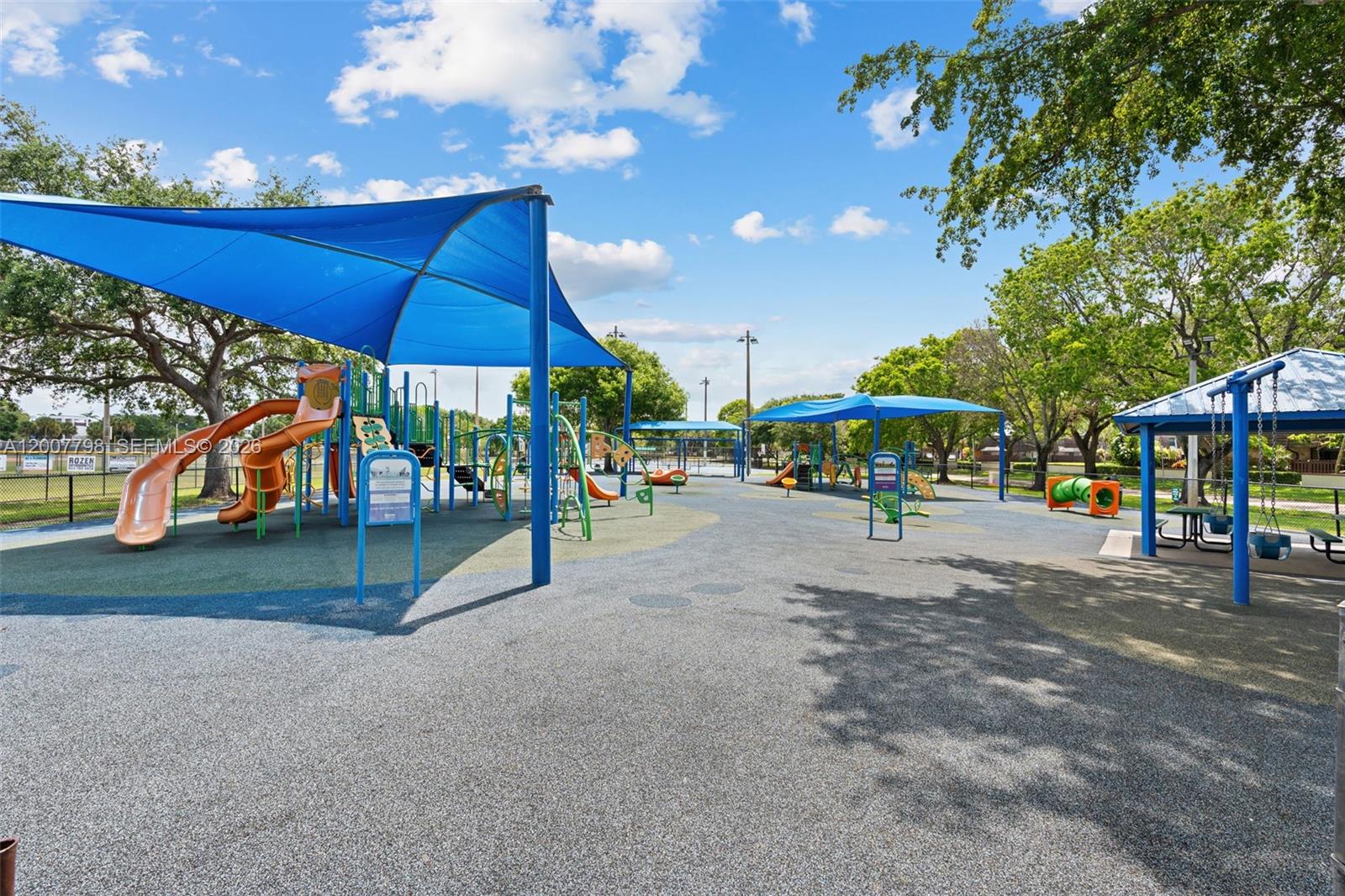 PARKSIDE - Residential