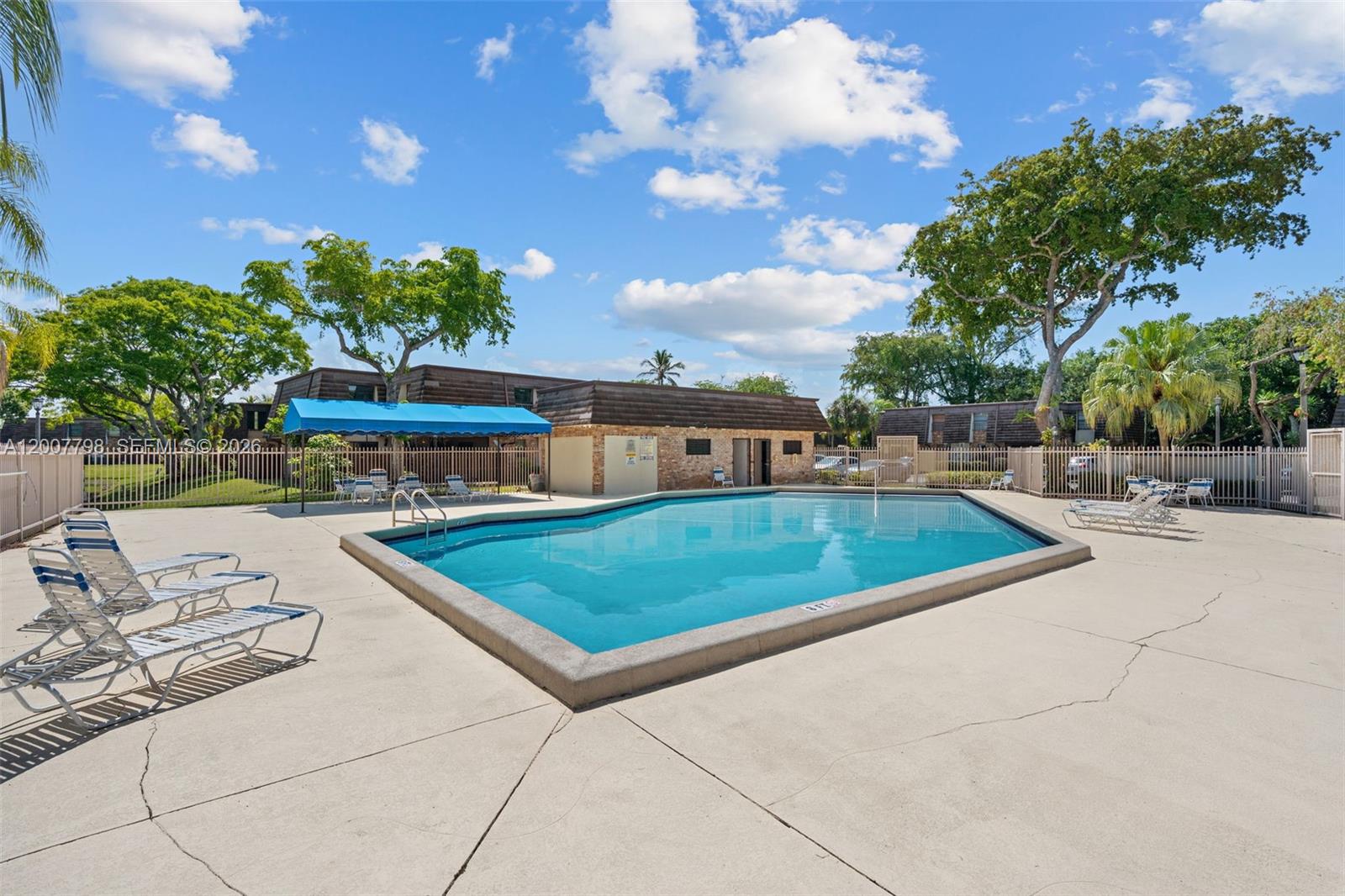 PARKSIDE - Residential