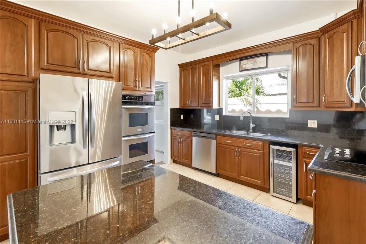 BAY HEIGHTS GROVES - Residential