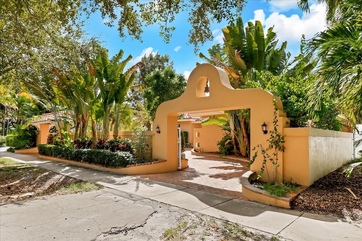BAY HEIGHTS GROVES - Residential