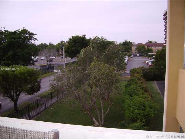 PARKWAY TOWERS - Residential Lease