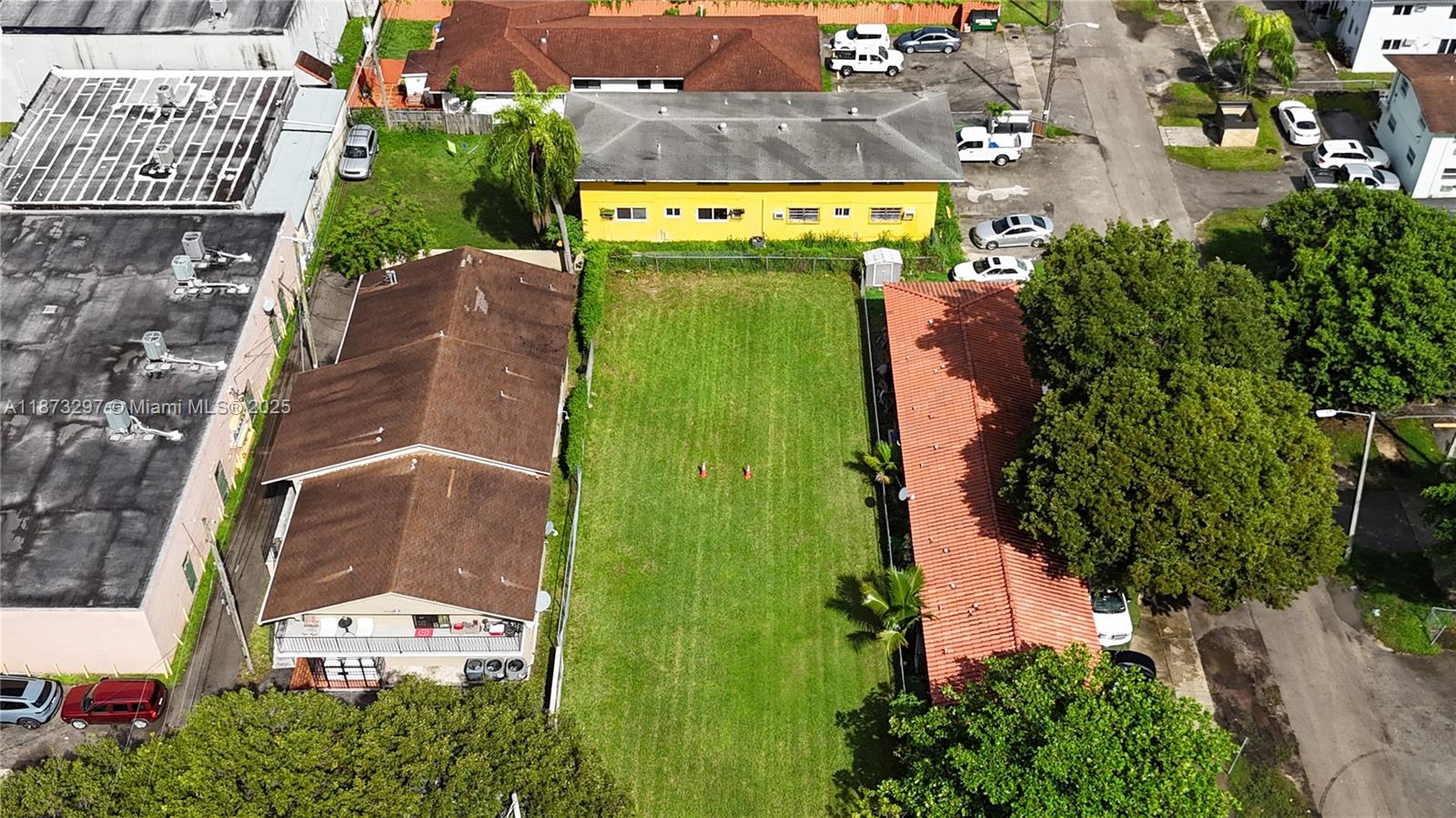 GLENDALE PARK - Land