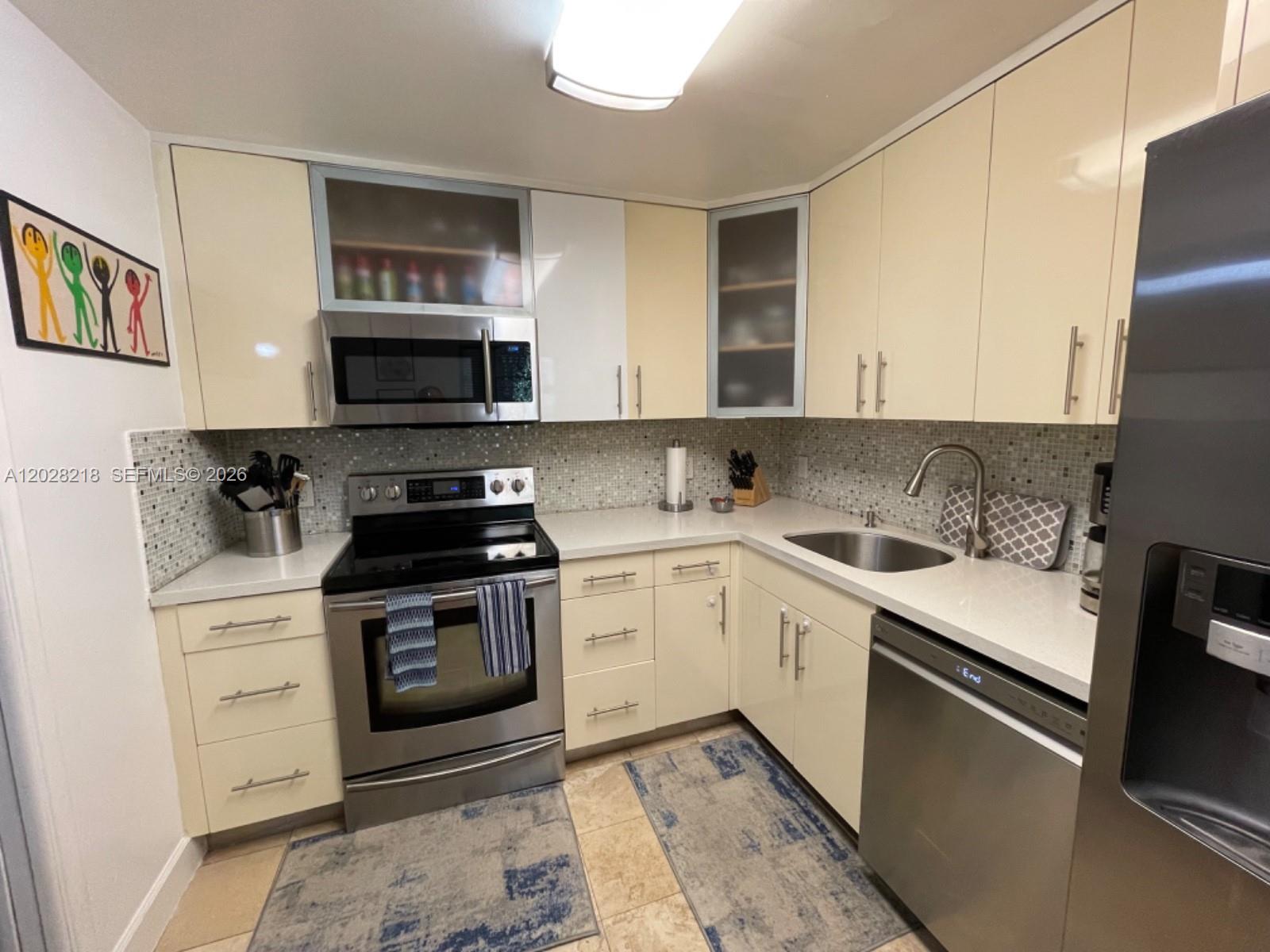 NO 125 PALM-AIRE COUNTRY - Residential Lease