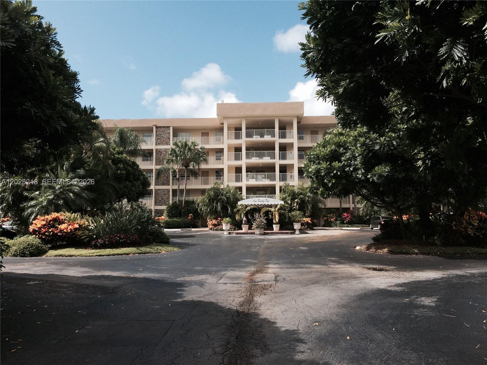 NO 125 PALM-AIRE COUNTRY - Residential Lease