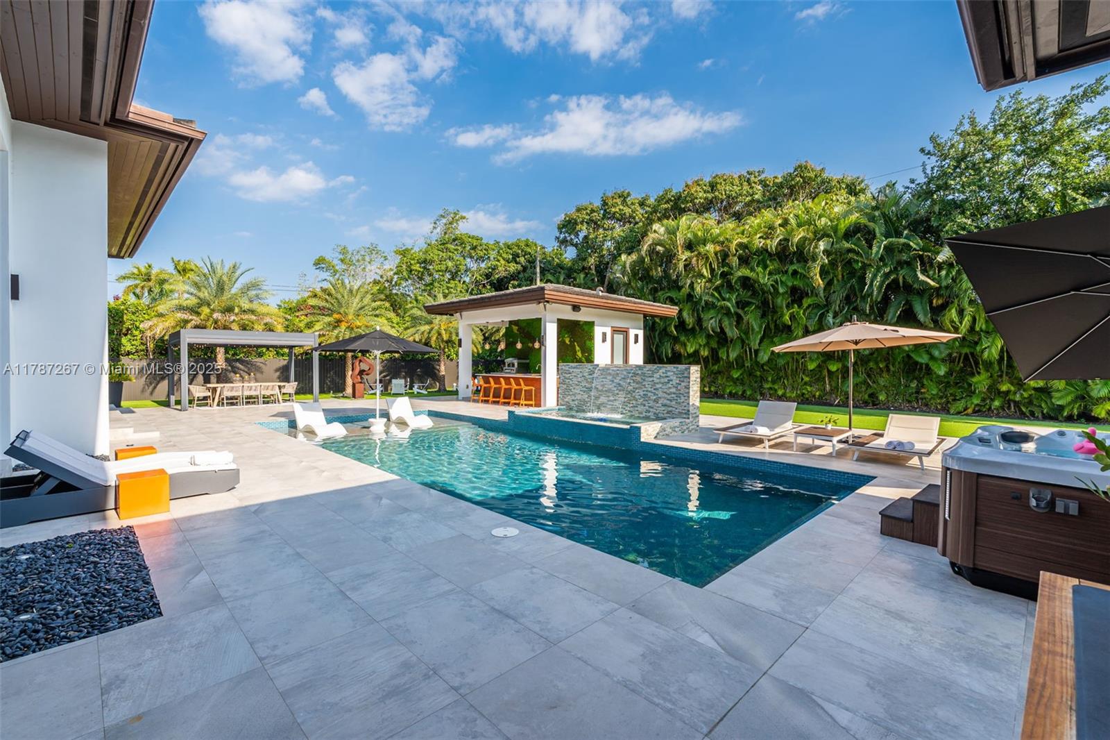 RANCHERO MANORS 2ND ADDN - Residential
