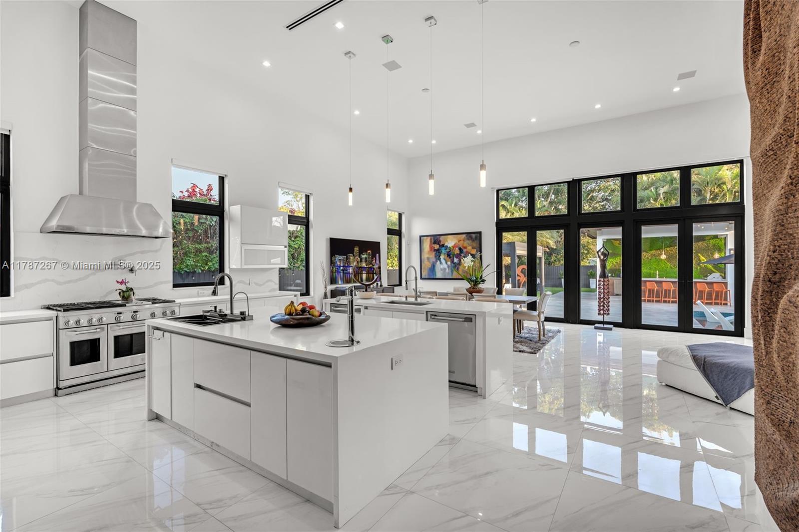 RANCHERO MANORS 2ND ADDN - Residential