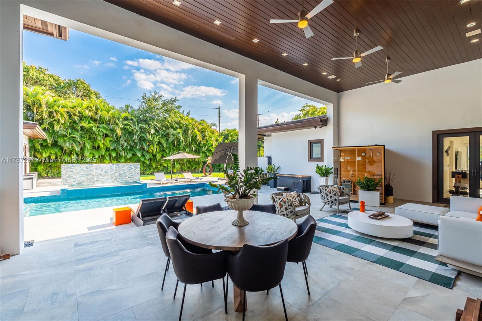 RANCHERO MANORS 2ND ADDN - Residential