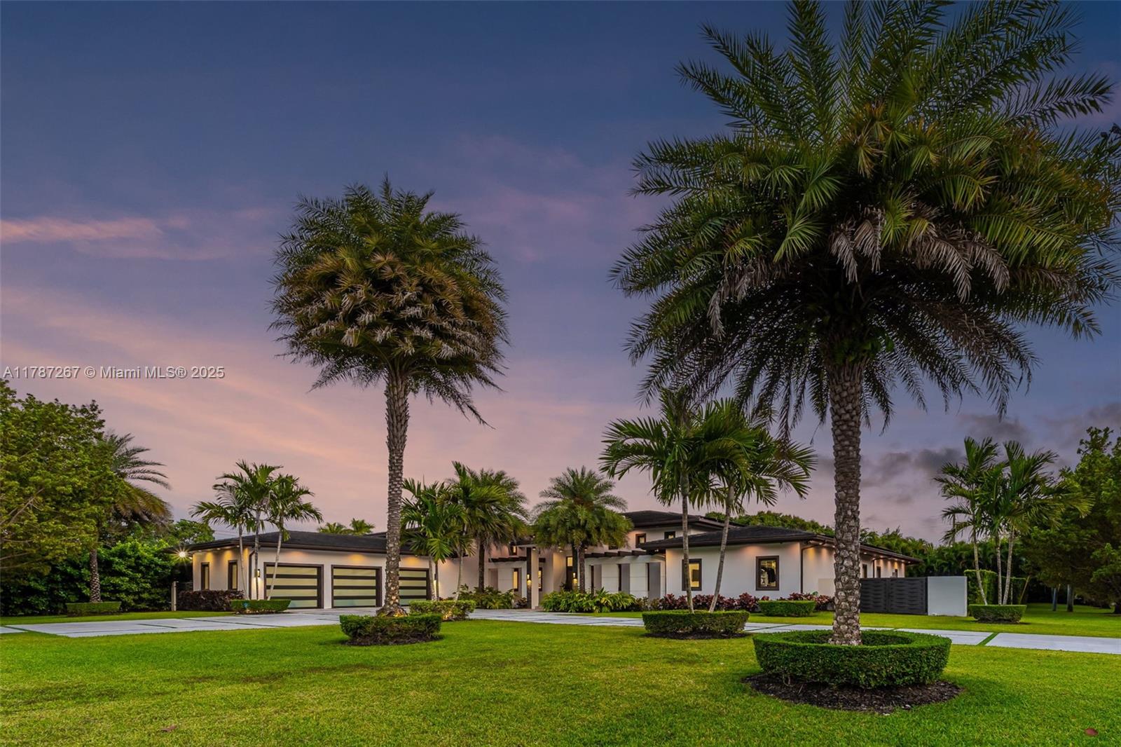 RANCHERO MANORS 2ND ADDN - Residential