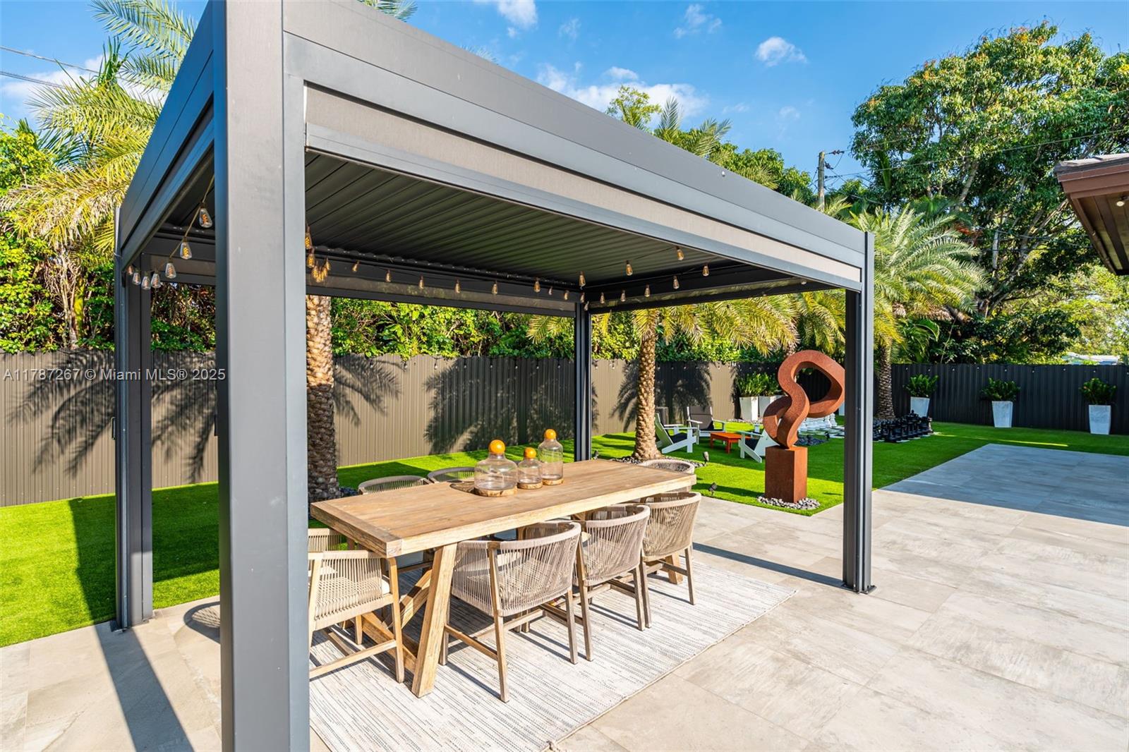 RANCHERO MANORS 2ND ADDN - Residential