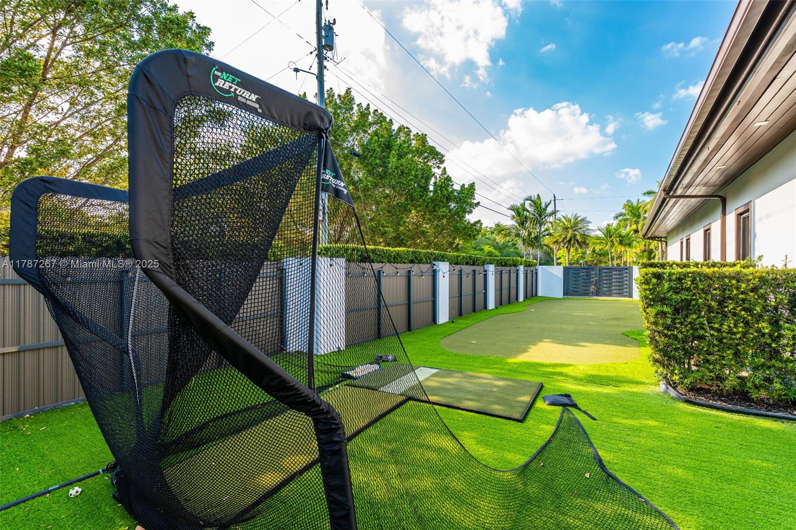 RANCHERO MANORS 2ND ADDN - Residential