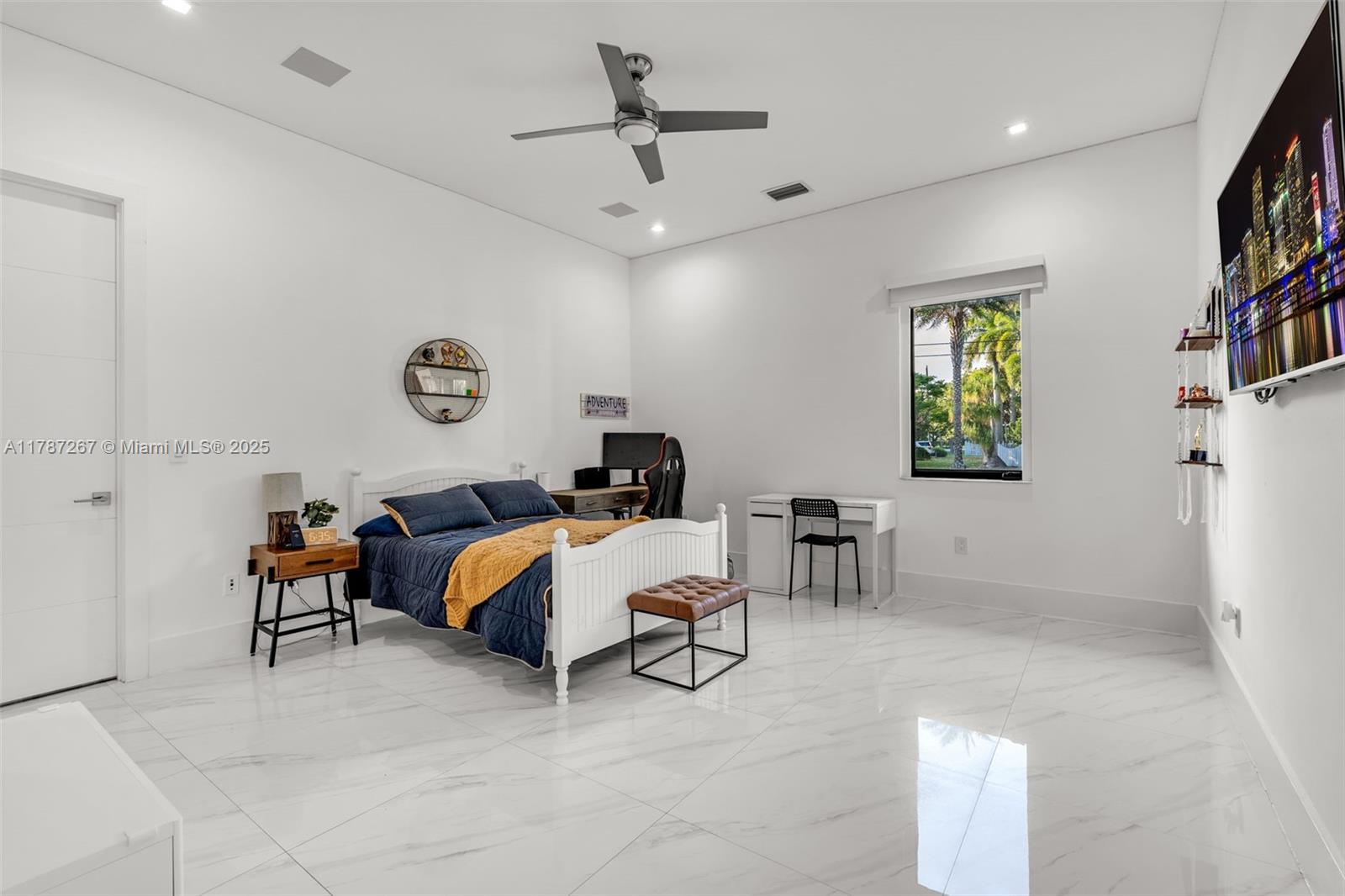 RANCHERO MANORS 2ND ADDN - Residential