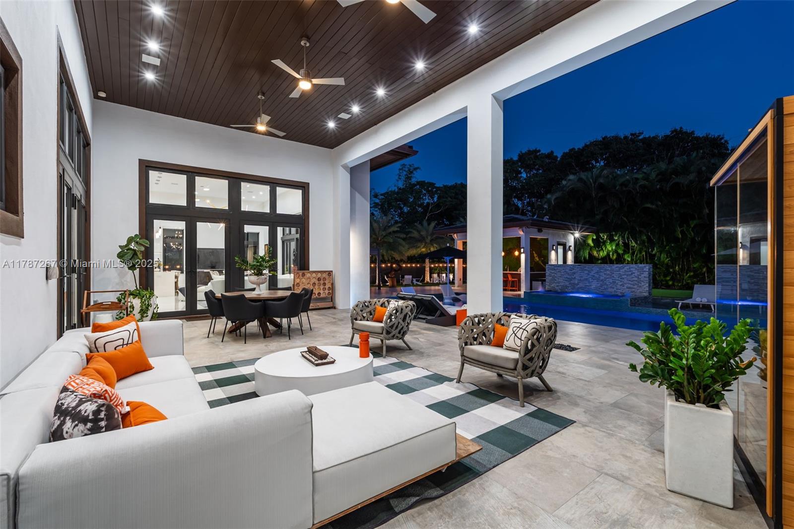 RANCHERO MANORS 2ND ADDN - Residential