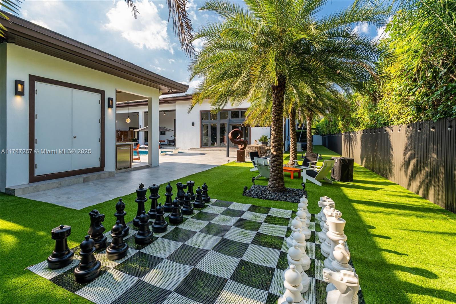 RANCHERO MANORS 2ND ADDN - Residential