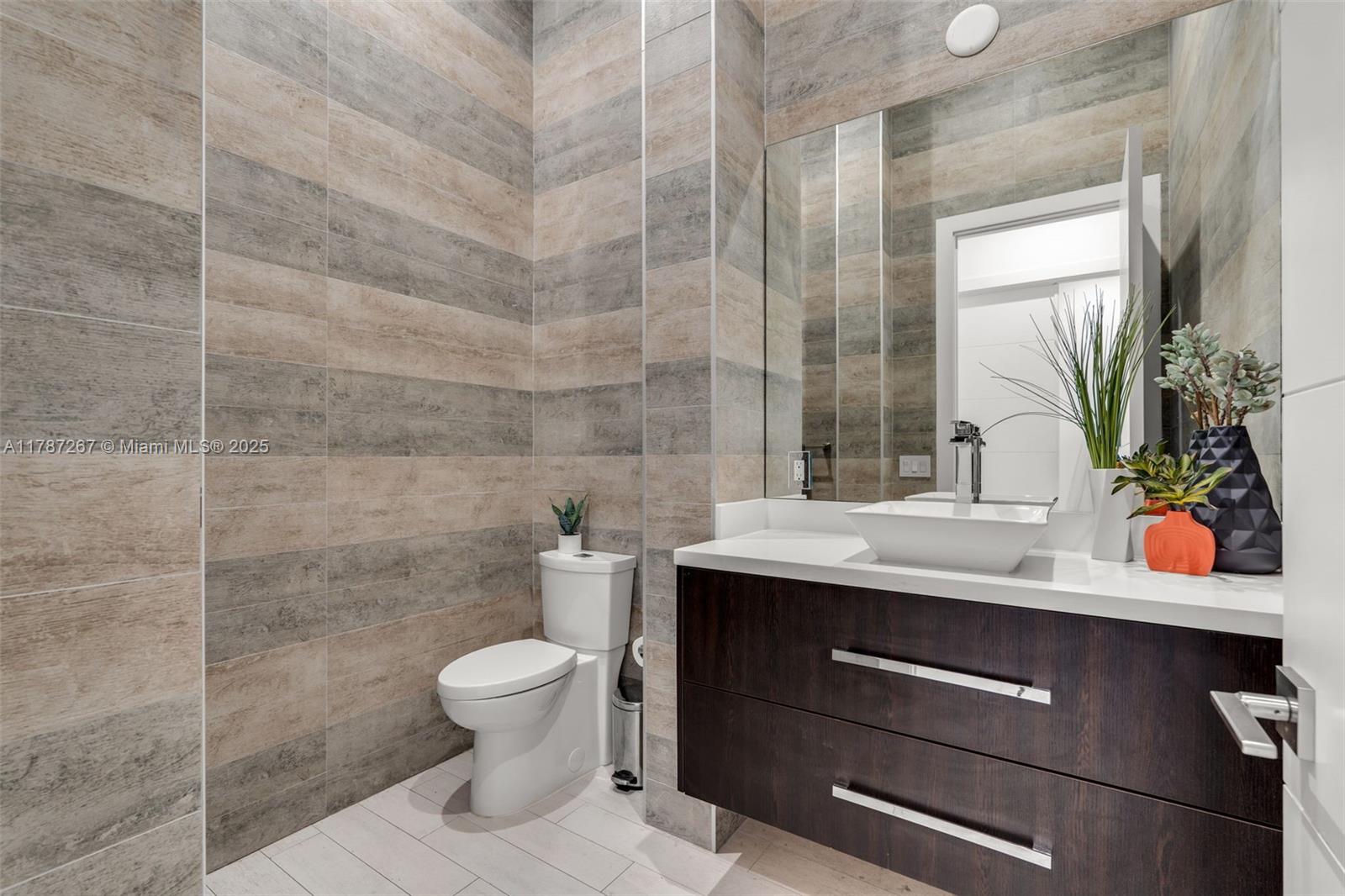 RANCHERO MANORS 2ND ADDN - Residential