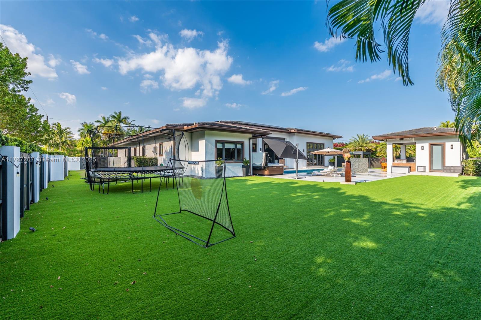 RANCHERO MANORS 2ND ADDN - Residential