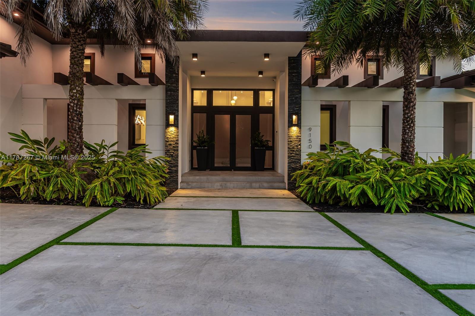 RANCHERO MANORS 2ND ADDN - Residential