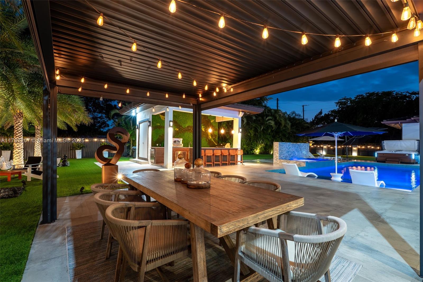 RANCHERO MANORS 2ND ADDN - Residential
